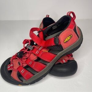 Keen Big Kids’ Newport H2 Red/Black Hybrid Sandal Washable Size 5 Waterproof